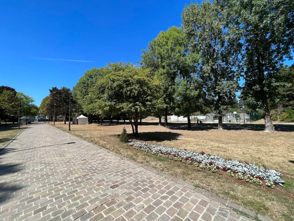 Allée du parc de Ladoucette, à Drancy
